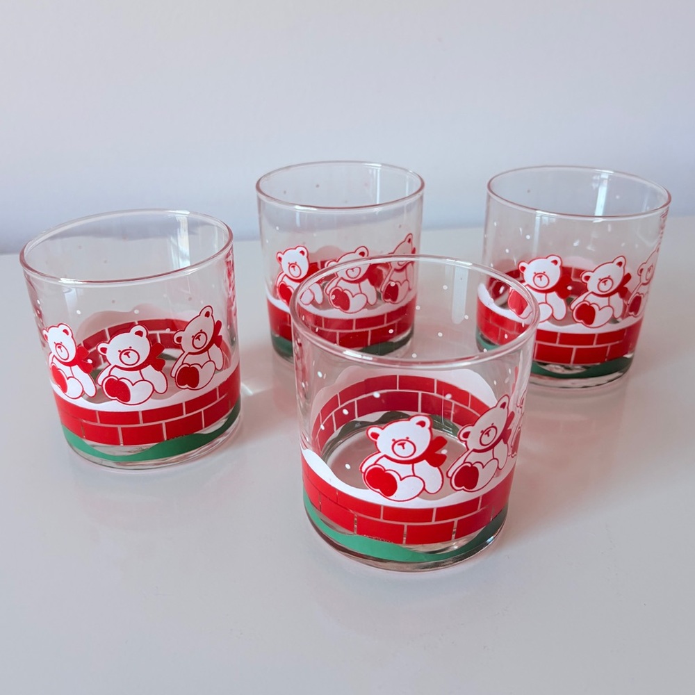 Vintage Christmas Bears 80s Set of 4 Glass Tumblers Made in Brazil Retro Holiday